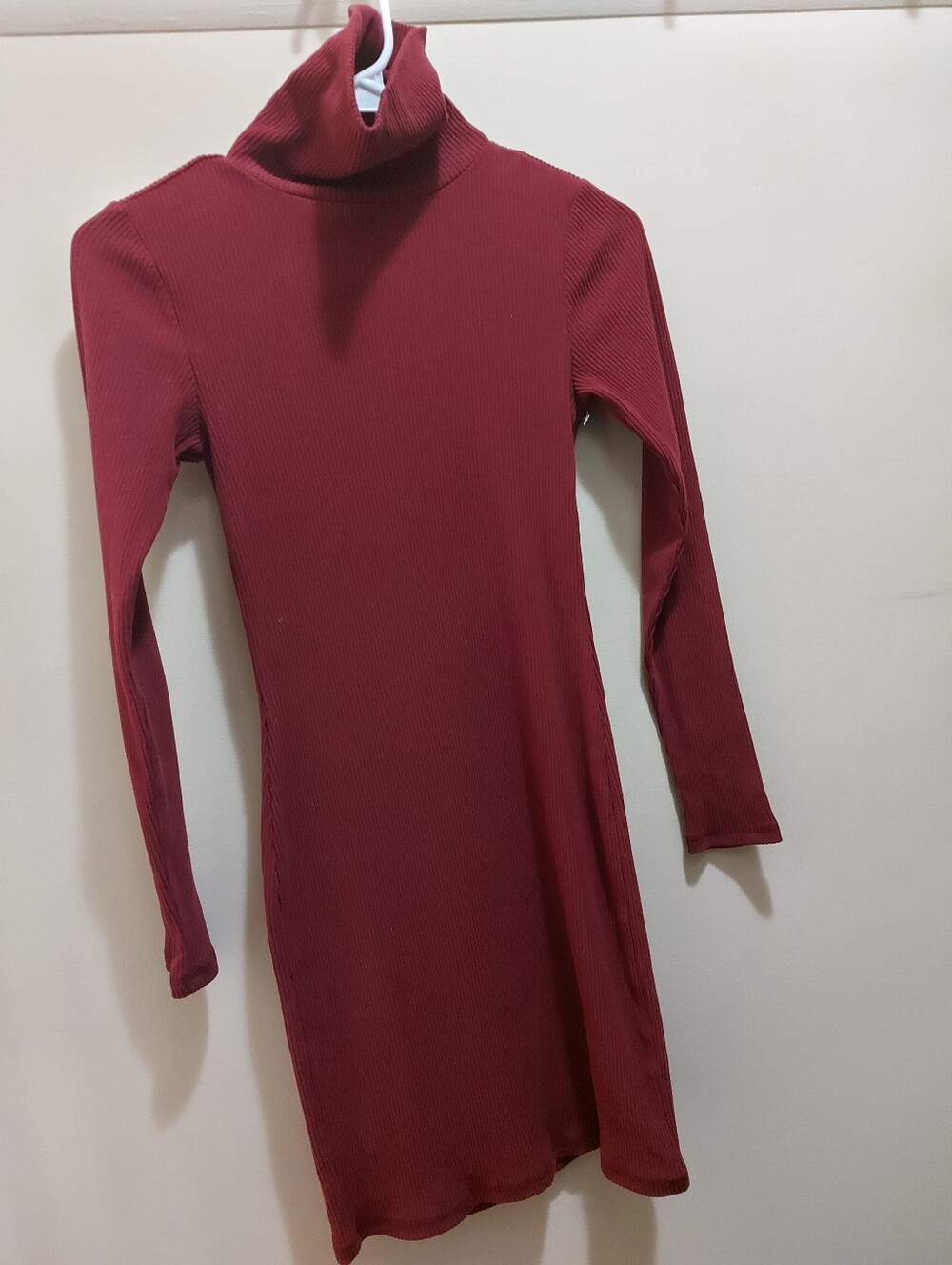 Old Navy Ribbed Long-Sleeve Turtleneck Dress in Burgundy
